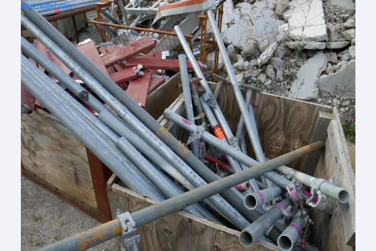 Maszyny budowlane, akcesoria budowlane, rusztowania, belki szalunkowe, podpory, maszyny i pojazdy do obróbki metalu-16