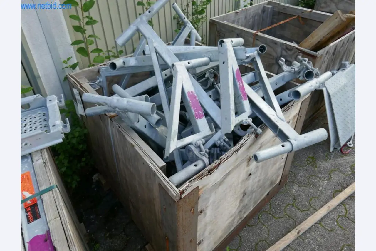 Maszyny budowlane, akcesoria budowlane, rusztowania, belki szalunkowe, podpory, maszyny i pojazdy do obróbki metalu-19