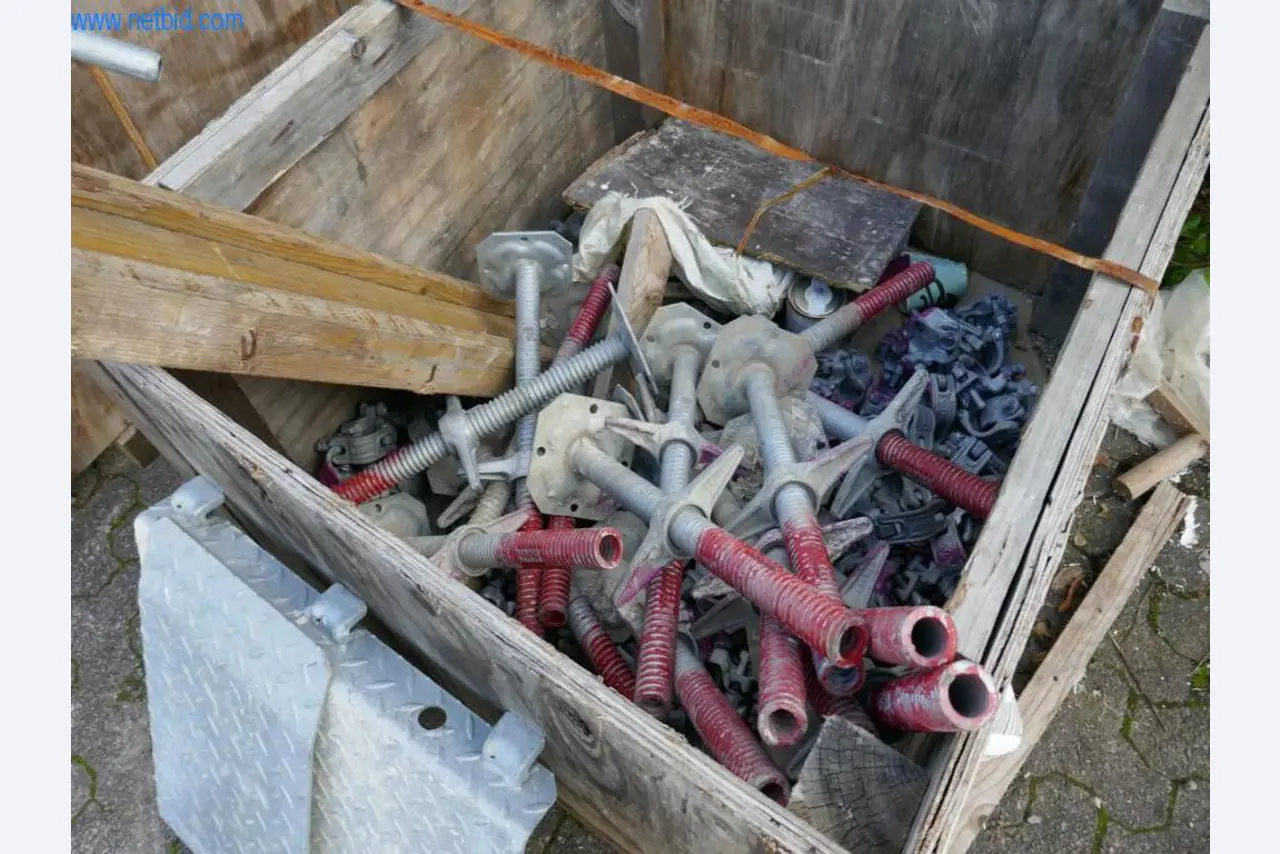 Maszyny budowlane, akcesoria budowlane, rusztowania, belki szalunkowe, podpory, maszyny i pojazdy do obróbki metalu-20