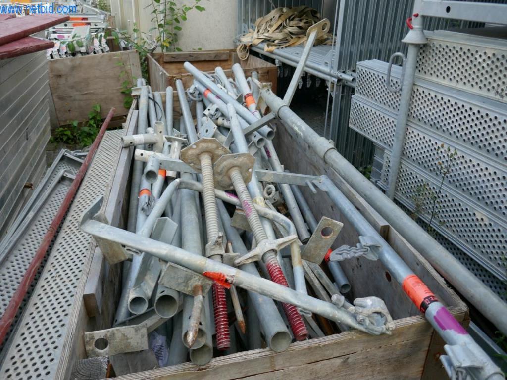 Máquinas de construção, acessórios de construção, andaimes, vigas de cofragem, suportes, máquinas e veículos para trabalhar metais-26