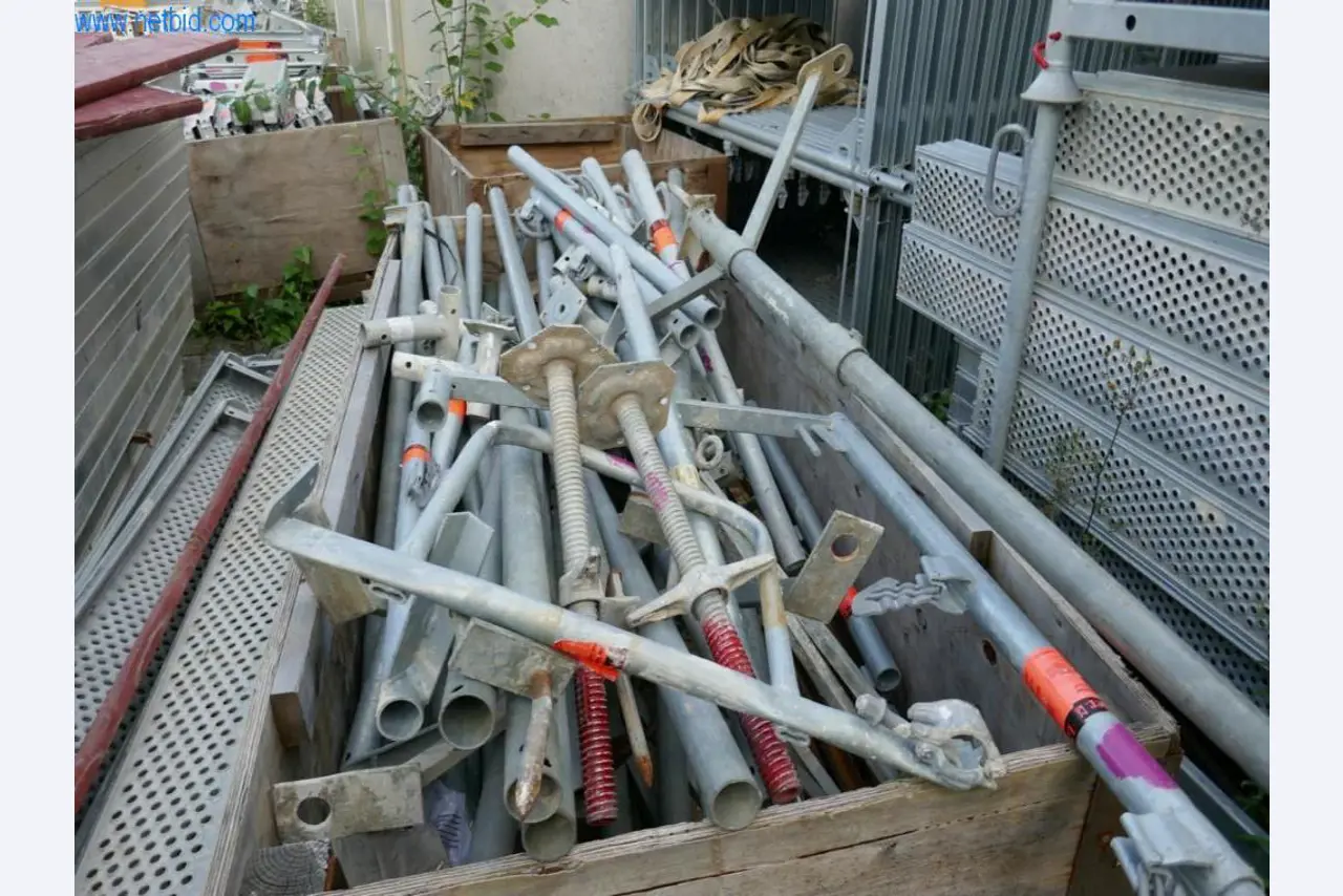 Maszyny budowlane, akcesoria budowlane, rusztowania, belki szalunkowe, podpory, maszyny i pojazdy do obróbki metalu-26