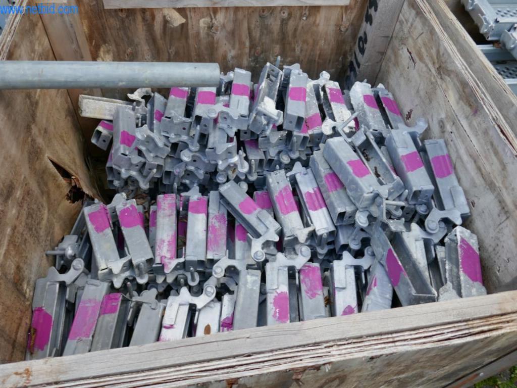 Máquinas de construção, acessórios de construção, andaimes, vigas de cofragem, suportes, máquinas e veículos para trabalhar metais-27