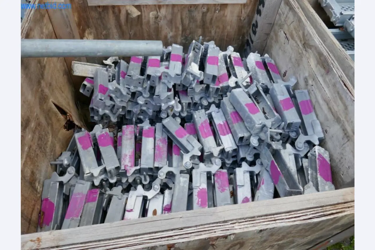 Maszyny budowlane, akcesoria budowlane, rusztowania, belki szalunkowe, podpory, maszyny i pojazdy do obróbki metalu-27