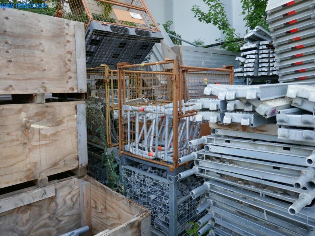 Máquinas de construção, acessórios de construção, andaimes, vigas de cofragem, suportes, máquinas e veículos para trabalhar metais-29