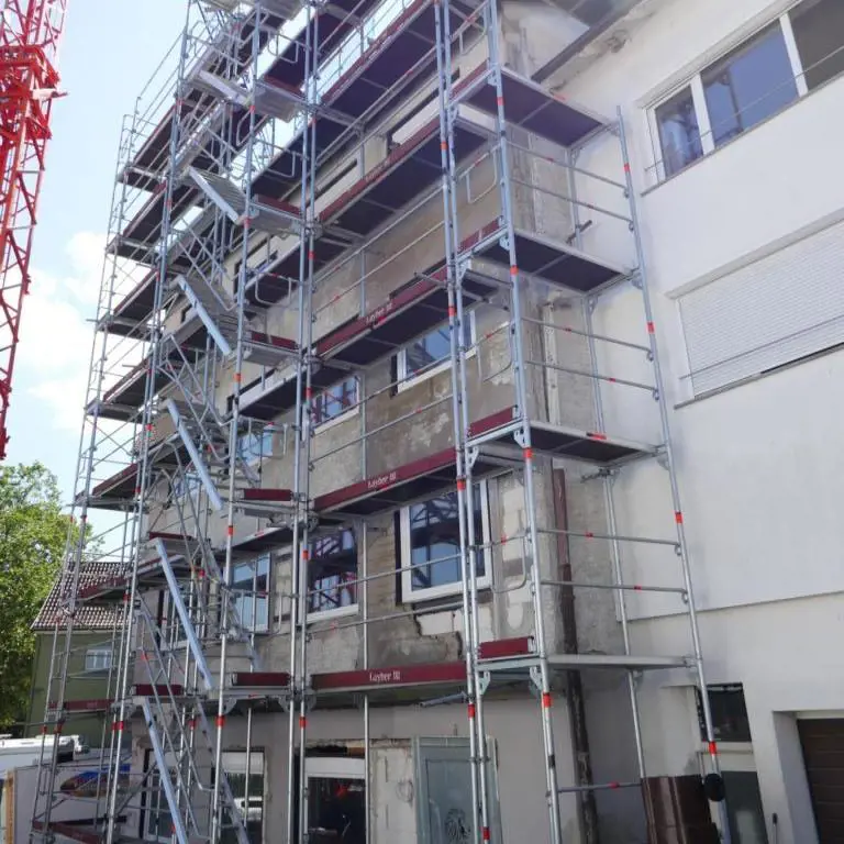 Steel facade scaffolding Layher