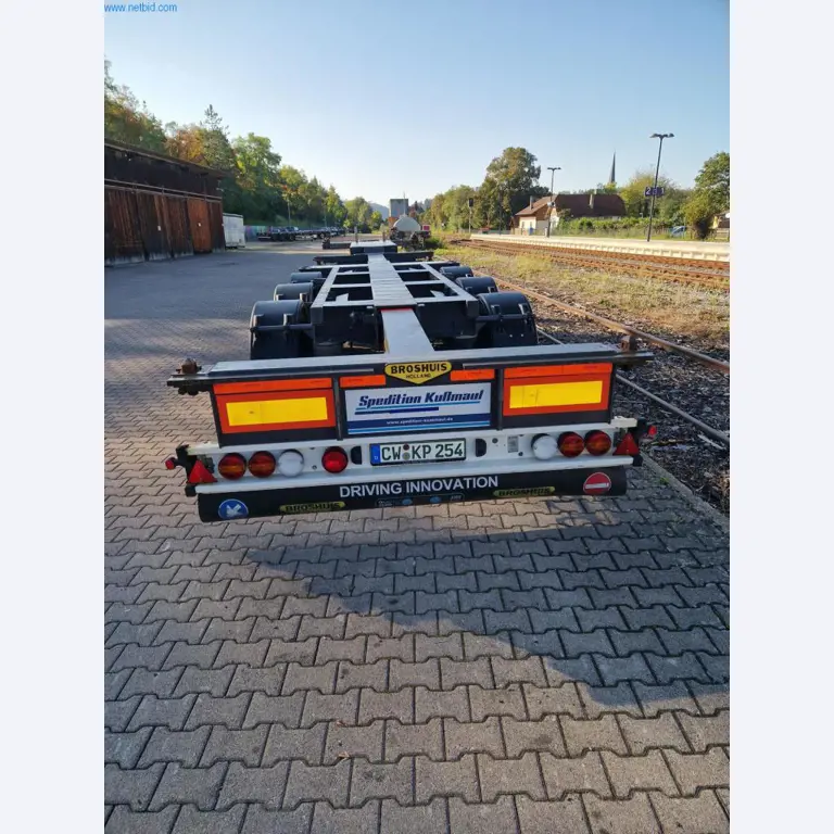 Sattelauflieger - Wechselbrücken - Container - Schwerlastgabelstapler -1