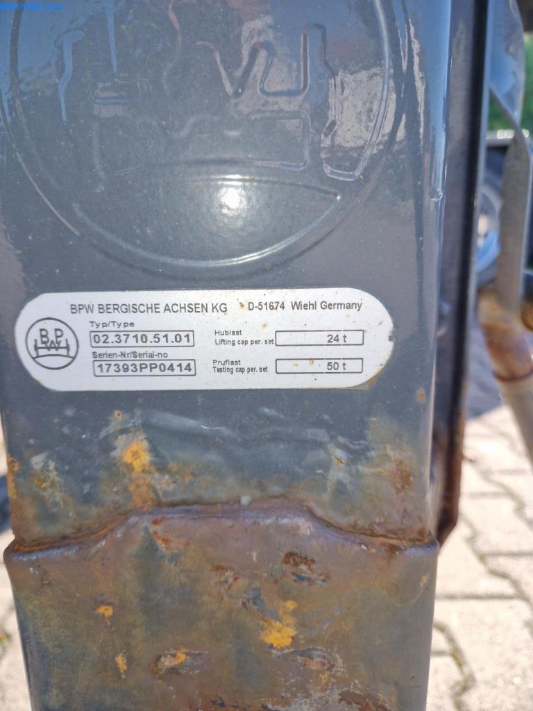 semi-remorques - caisses mobiles - conteneurs - chariots élévateurs gros tonnage-3