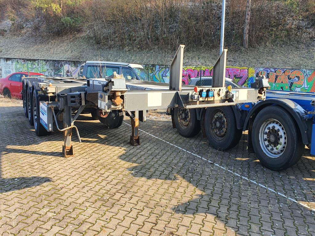 Semi-reboques - Carroçarias de troca - Contentores - Empilhadores pesados-2