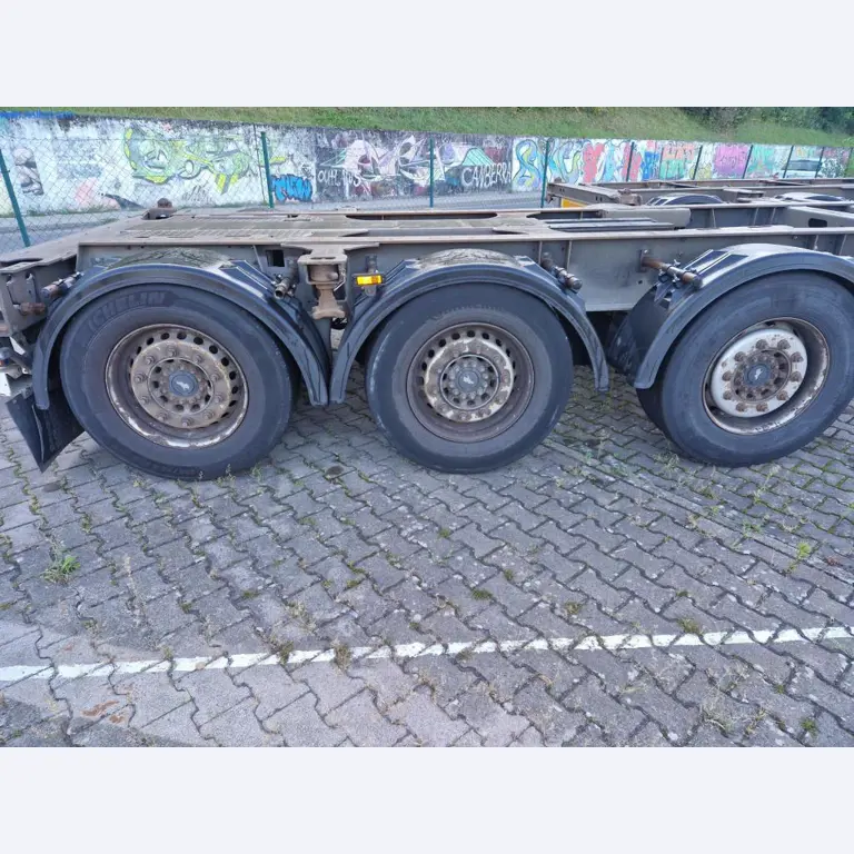 Návesy - Výmenné nástavby - Kontejnery - Težké vysokozdvižné vozíky-3