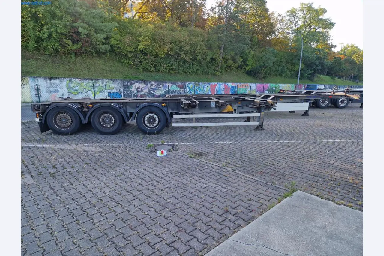 Návesy - Výmenné nástavby - Kontejnery - Težké vysokozdvižné vozíky-4