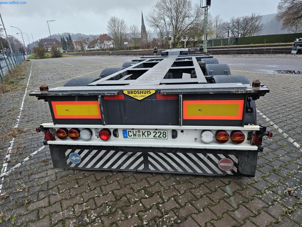 Semi-trailers - Swap bodies - Container - heavy-duty forklift trucks-1