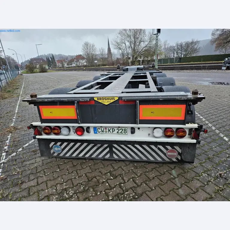 Sattelauflieger - Wechselbrücken - Container - Schwerlastgabelstapler -1