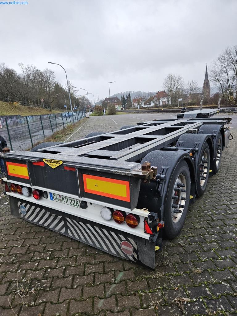 Semi-trailers - Swap bodies - Container - heavy-duty forklift trucks-3