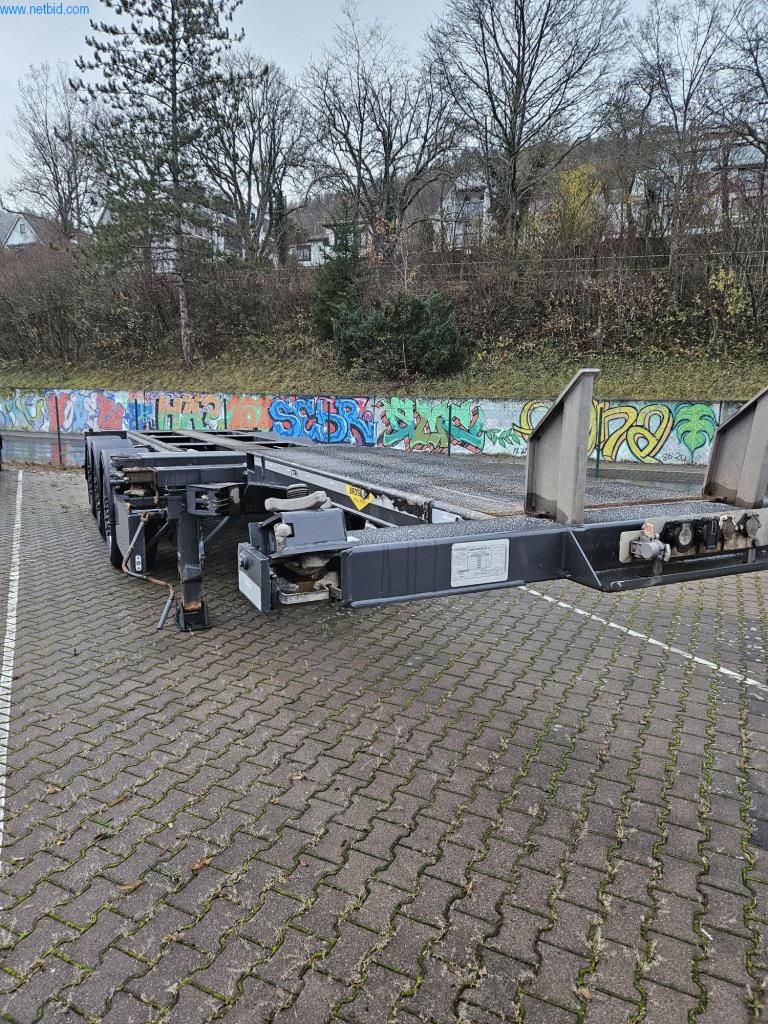 Semi-trailers - Swap bodies - Container - heavy-duty forklift trucks-4