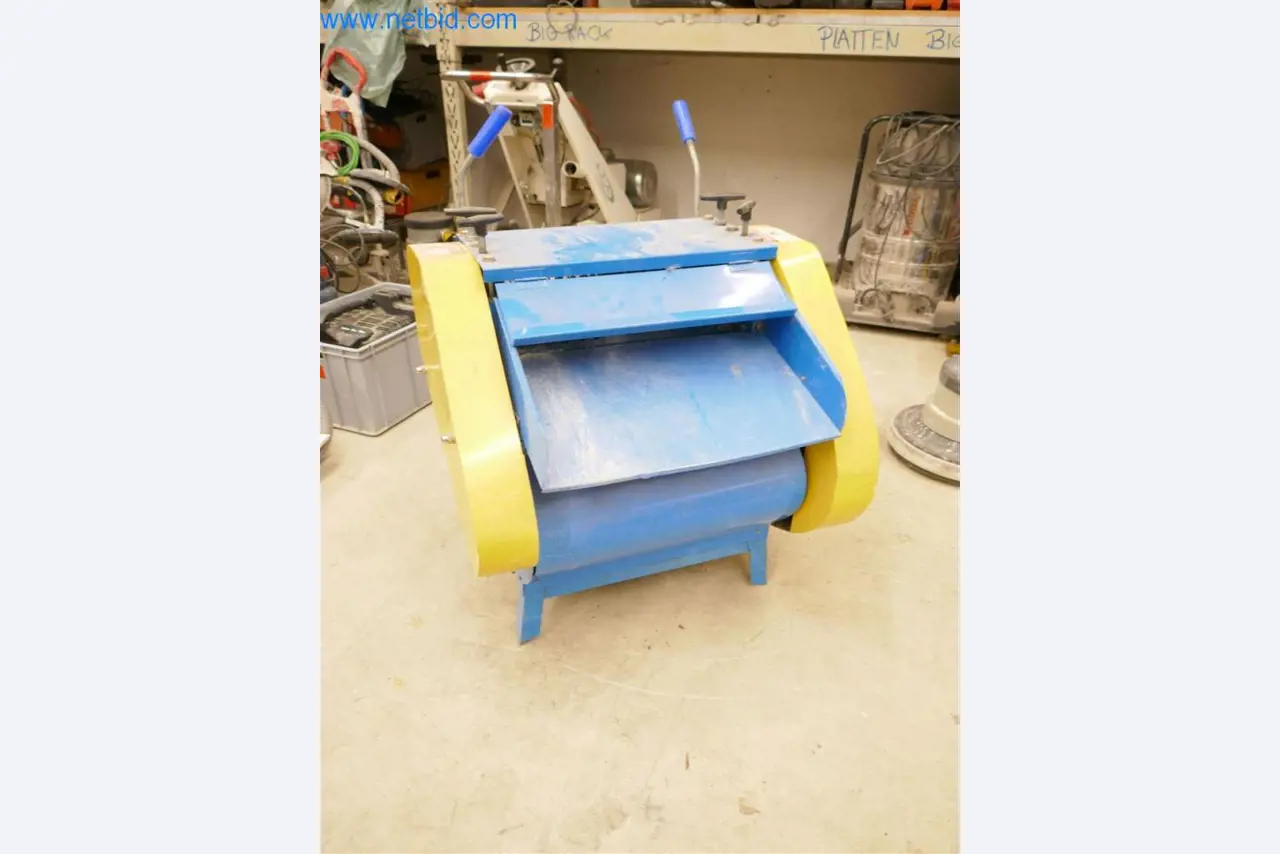 Máquinas e equipamento de uma empresa de construção de estradas-1