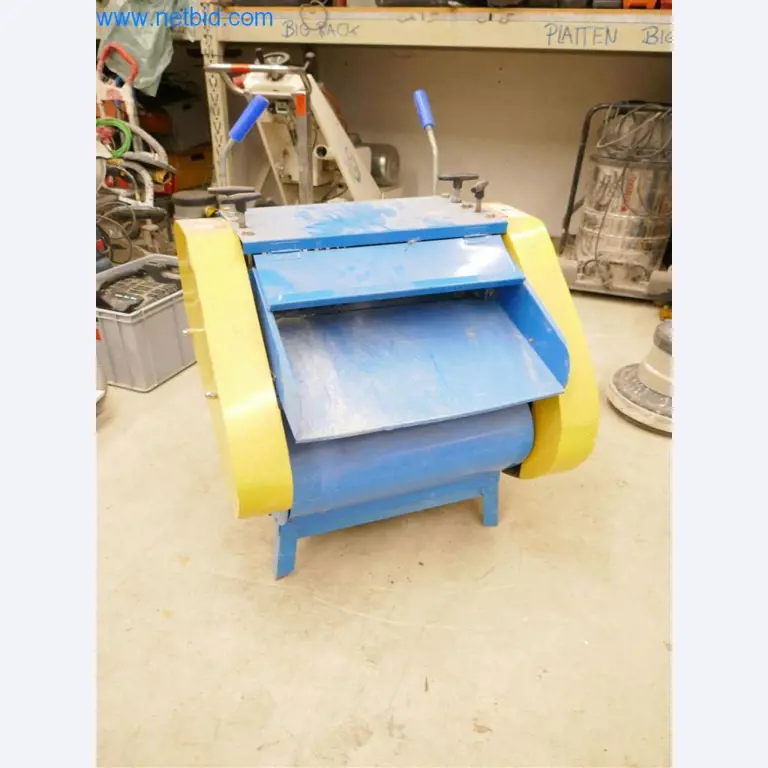 Máquinas e equipamento de uma empresa de construção de estradas-1