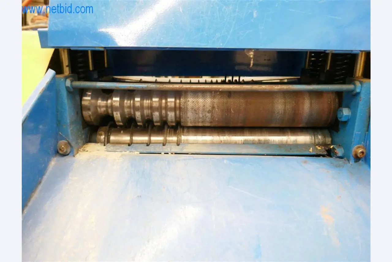 Máquinas e equipamento de uma empresa de construção de estradas-3