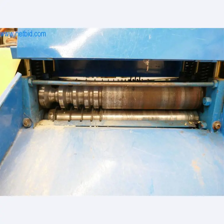 Máquinas e equipamento de uma empresa de construção de estradas-3