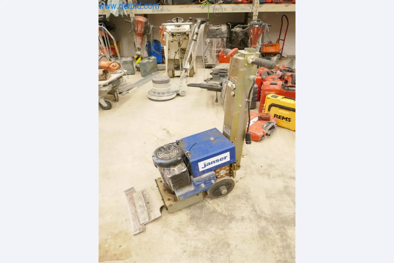 Máquinas y equipos de una empresa de construcción de carreteras-1