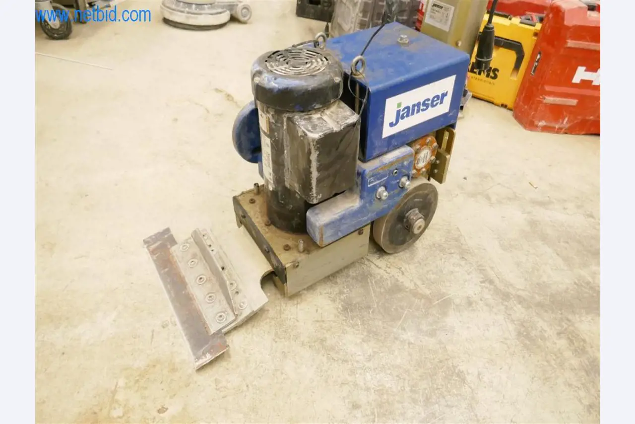 Máquinas y equipos de una empresa de construcción de carreteras-2