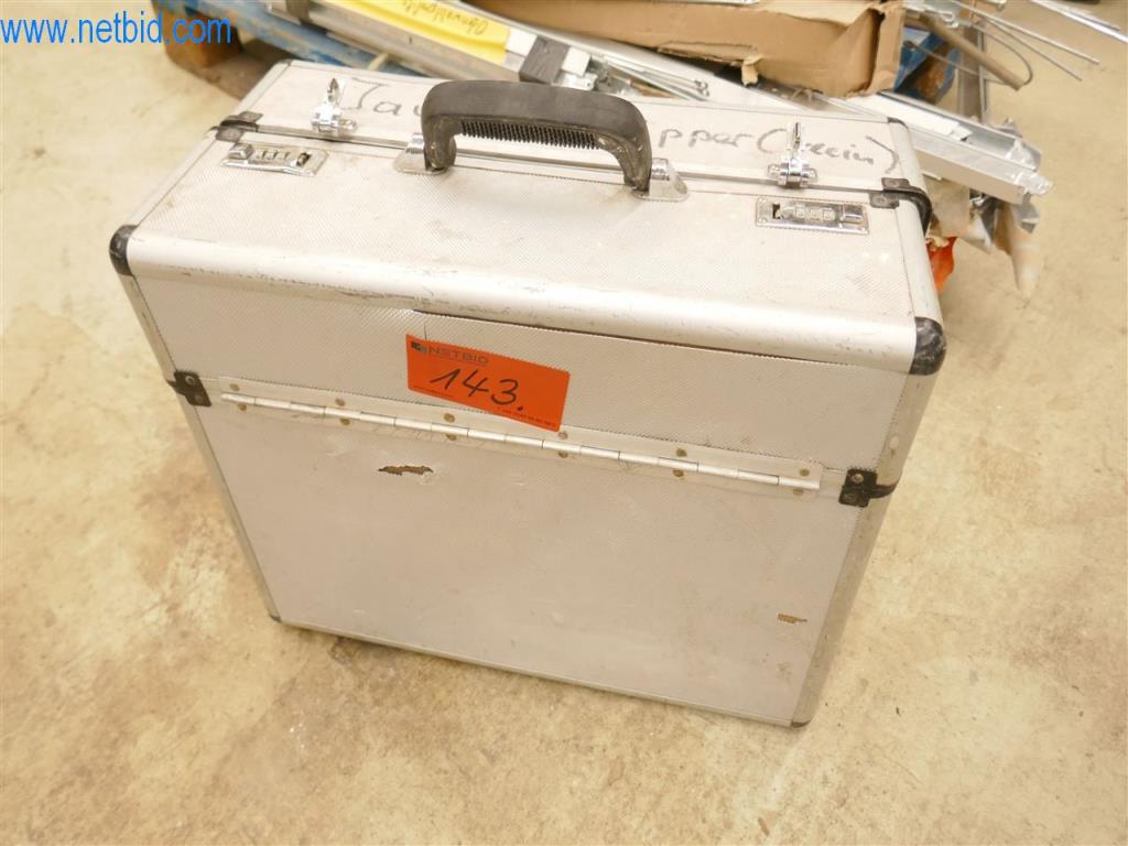 Maschinen und Ausstattung eines Straßenbau Unternehmens-6