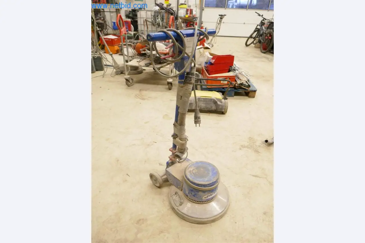 Maschinen und Ausstattung eines Straßenbau Unternehmens-1