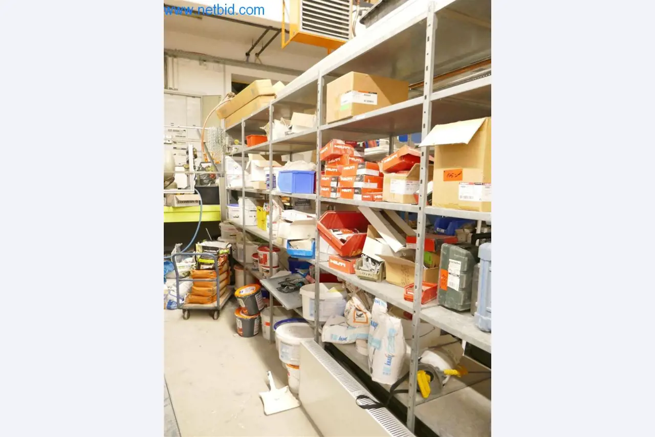 Máquinas e equipamento de uma empresa de construção de estradas-12