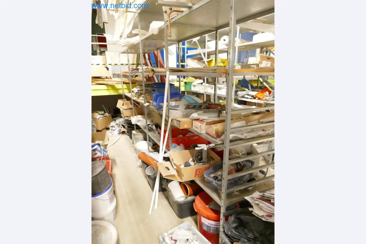 Máquinas e equipamento de uma empresa de construção de estradas-15