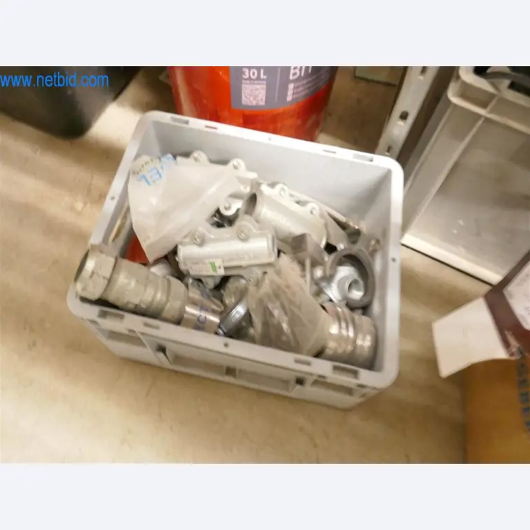 Máquinas e equipamento de uma empresa de construção de estradas-16