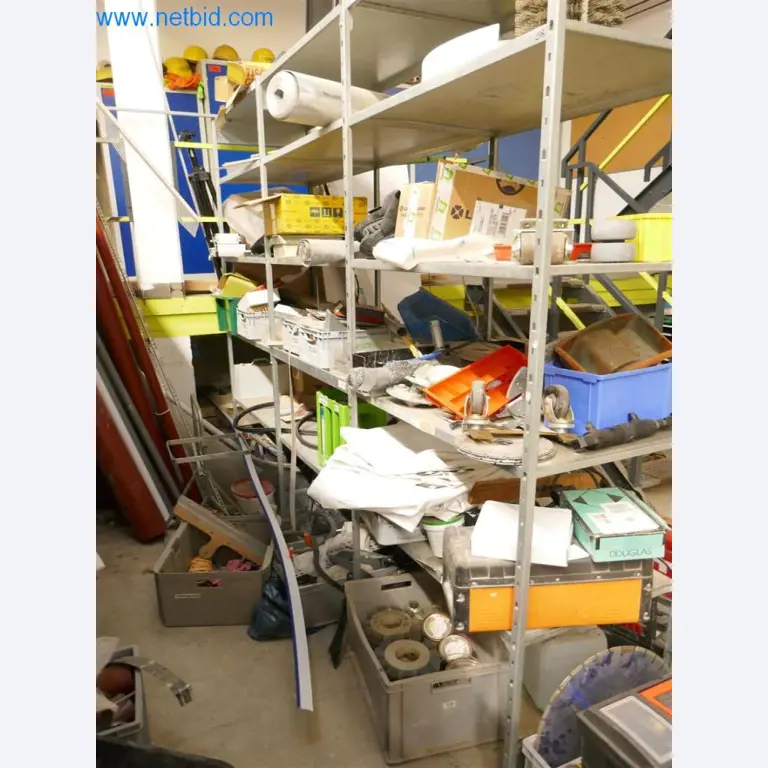 Máquinas e equipamento de uma empresa de construção de estradas-18