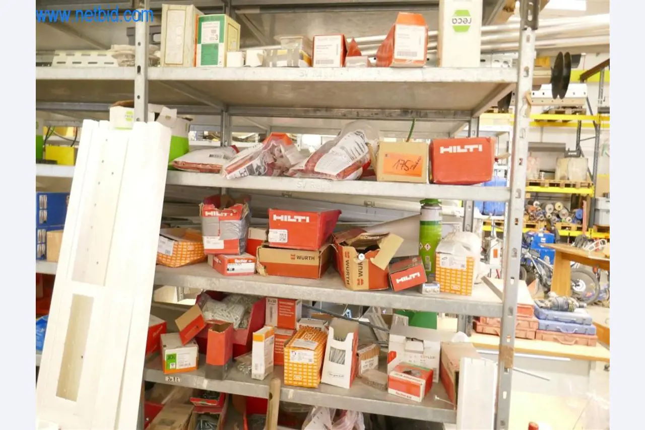 Máquinas e equipamento de uma empresa de construção de estradas-2