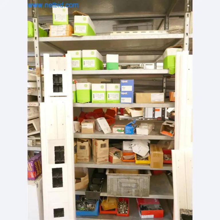 Máquinas e equipamento de uma empresa de construção de estradas-3