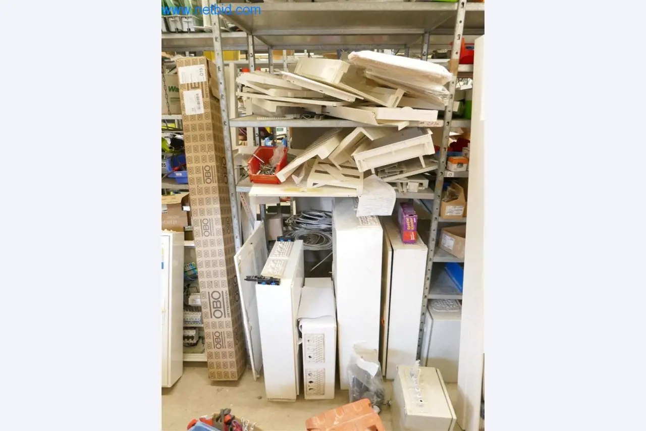 Máquinas e equipamento de uma empresa de construção de estradas-4