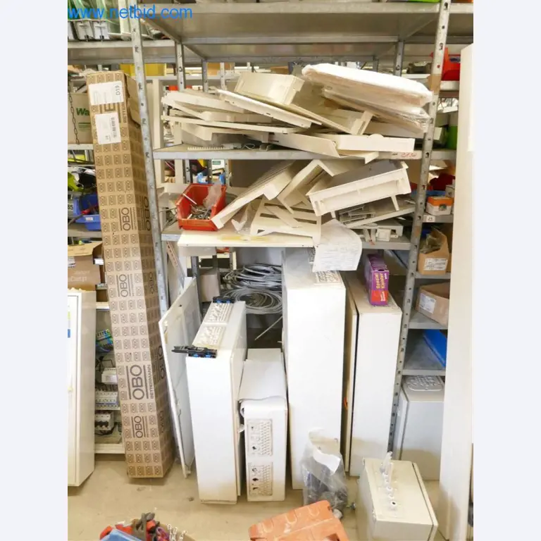 Máquinas e equipamento de uma empresa de construção de estradas-4