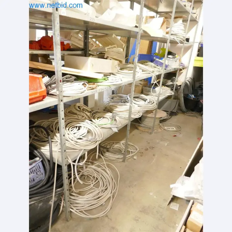 Máquinas e equipamento de uma empresa de construção de estradas-7