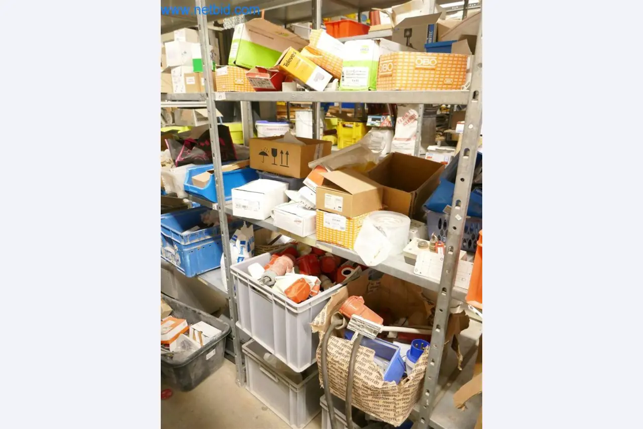 Máquinas e equipamento de uma empresa de construção de estradas-9