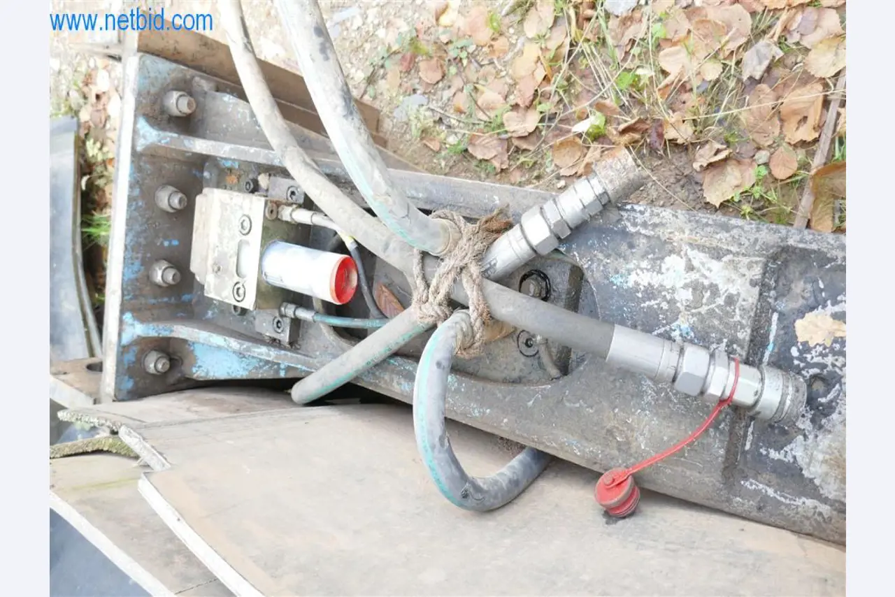 Máquinas e equipamento de uma empresa de construção de estradas-2