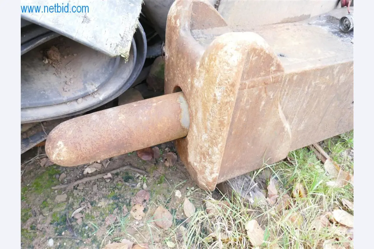 Máquinas e equipamento de uma empresa de construção de estradas-3