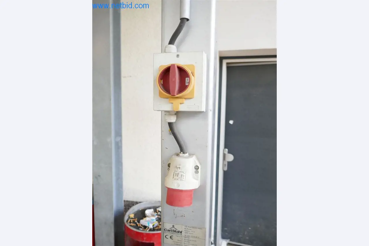 Máquinas e equipamento de uma empresa de construção de estradas-6