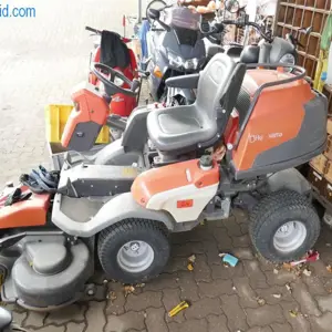 Riding lawn mower Husqvarna P524