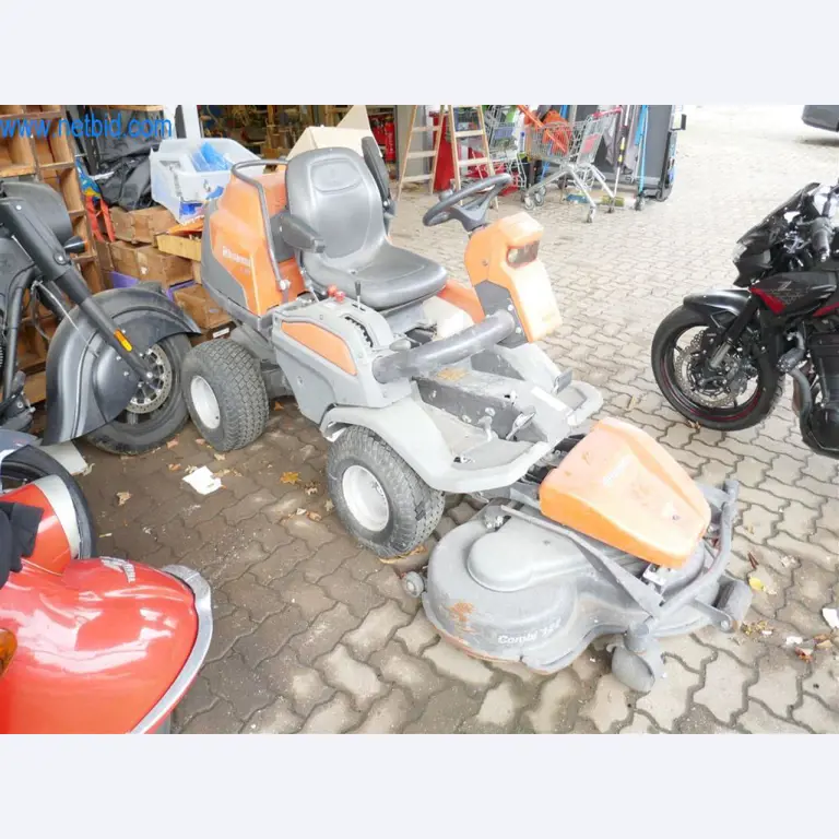 Máquinas e equipamento de uma empresa de construção de estradas-2