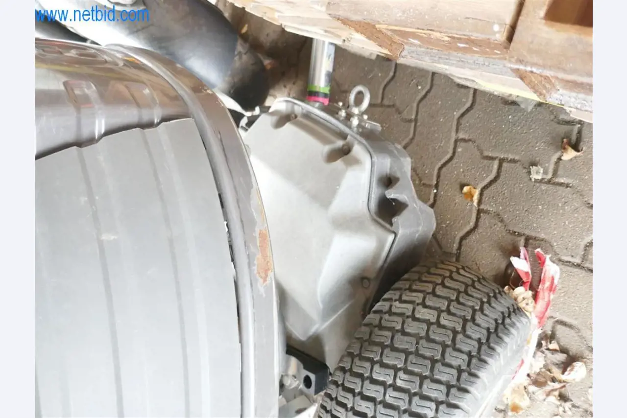 Máquinas e equipamento de uma empresa de construção de estradas-4