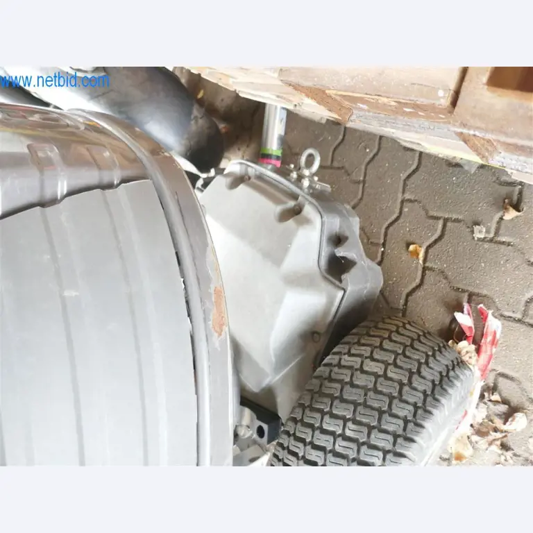 Máquinas e equipamento de uma empresa de construção de estradas-4