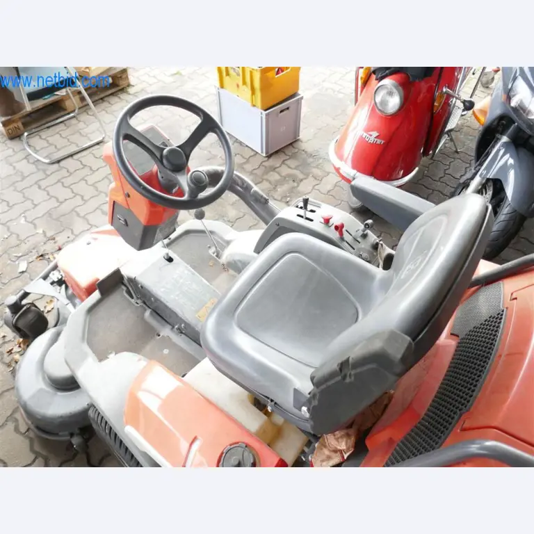 Máquinas e equipamento de uma empresa de construção de estradas-5