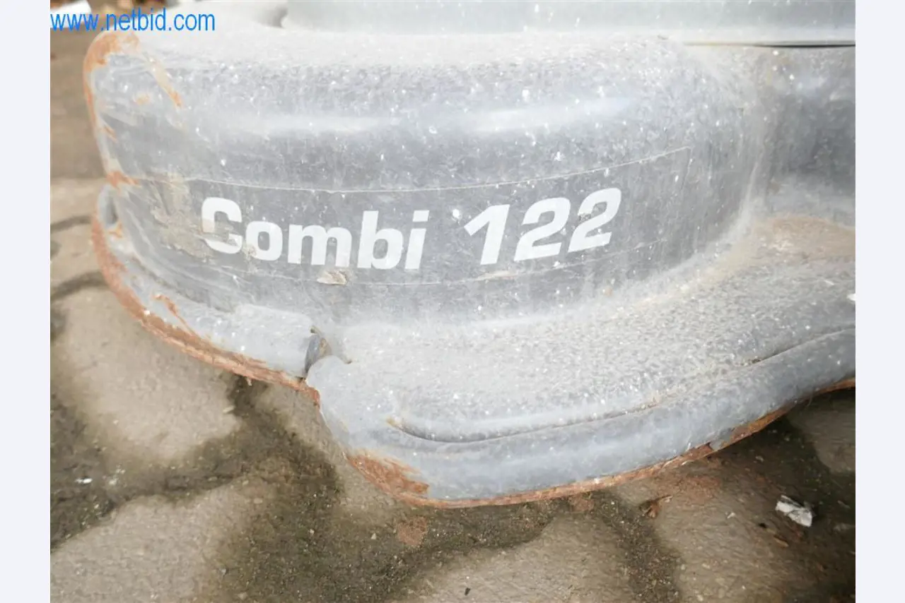 Máquinas e equipamento de uma empresa de construção de estradas-6