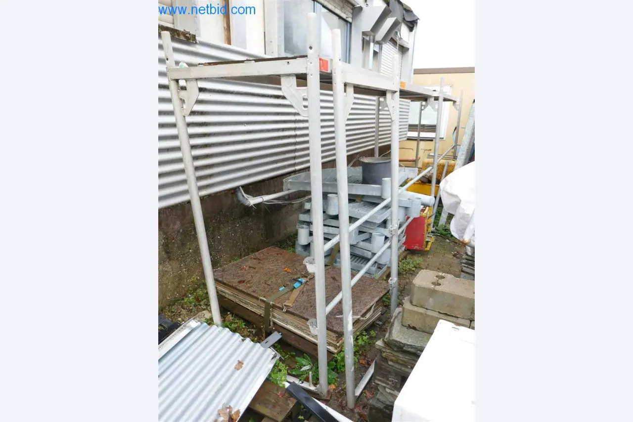 Máquinas e equipamento de uma empresa de construção de estradas-1