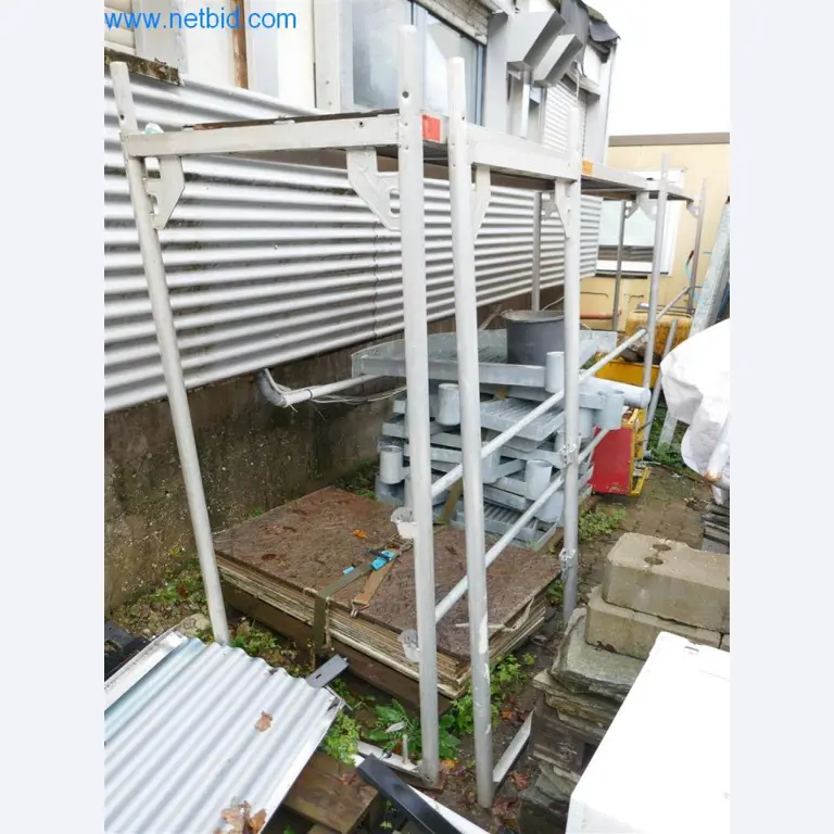 Máquinas e equipamento de uma empresa de construção de estradas-1