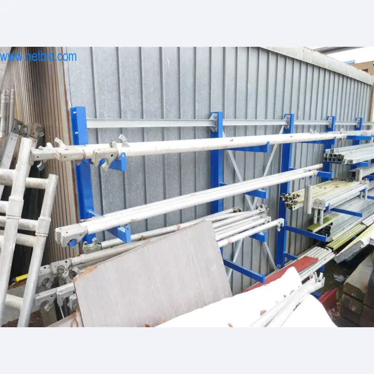 Máquinas e equipamento de uma empresa de construção de estradas-7