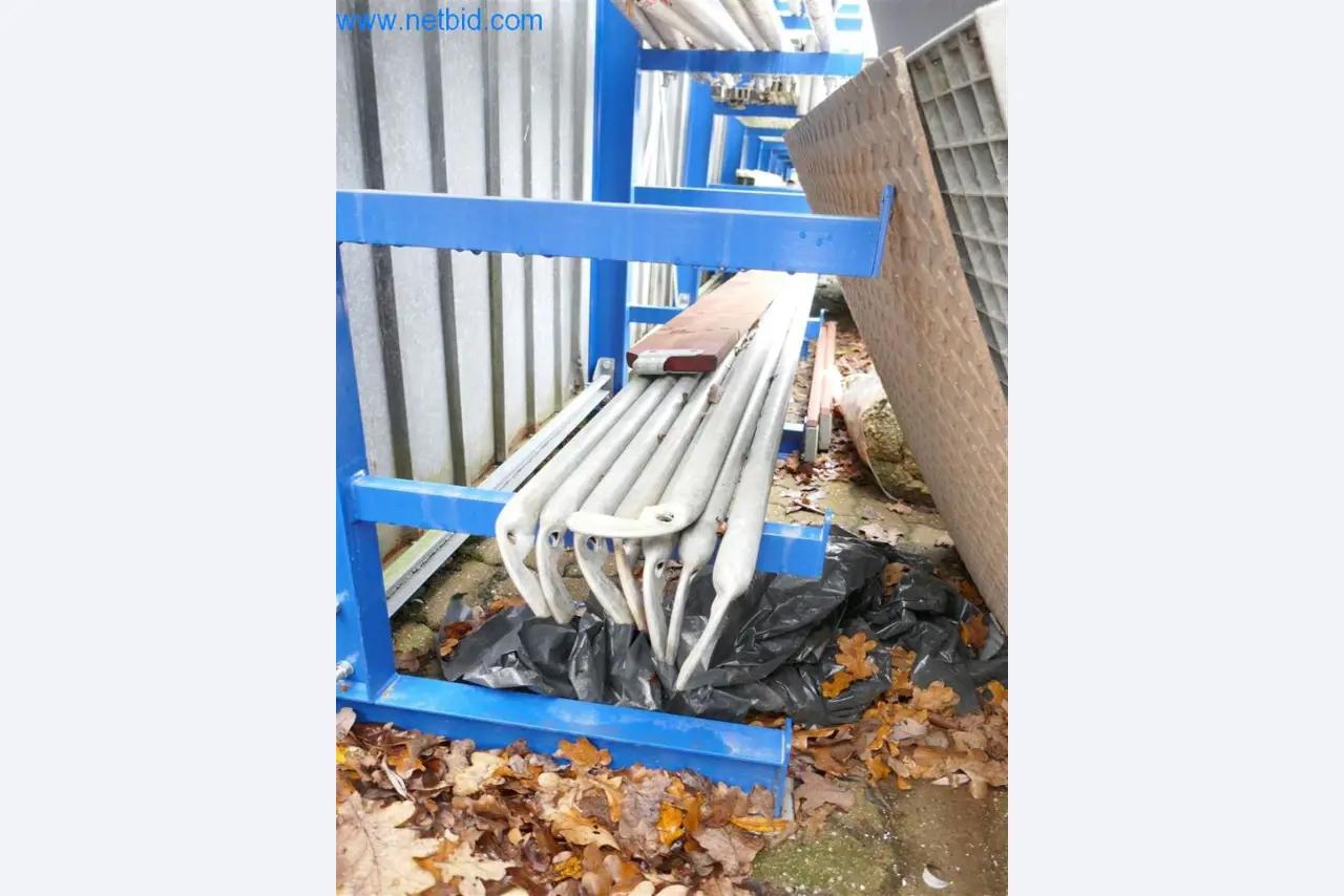 Máquinas e equipamento de uma empresa de construção de estradas-8