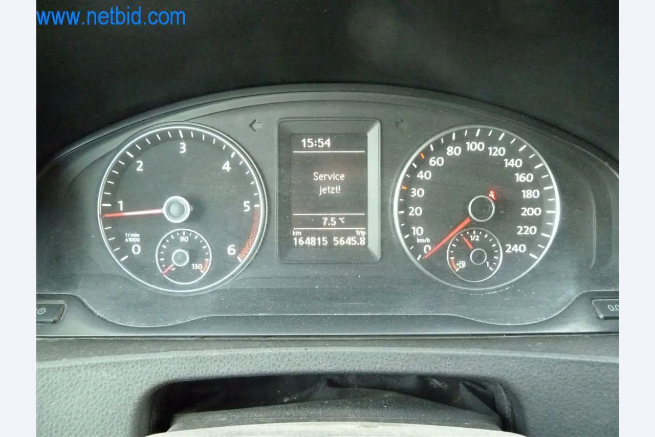 Maschinen und Ausstattung eines Straßenbau Unternehmens-13